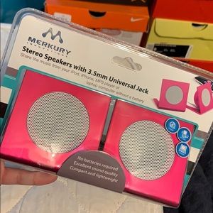 Pink speaker set